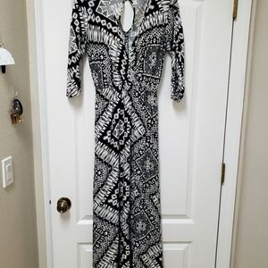 Women's black & white aztec design Maxi dress (size small)